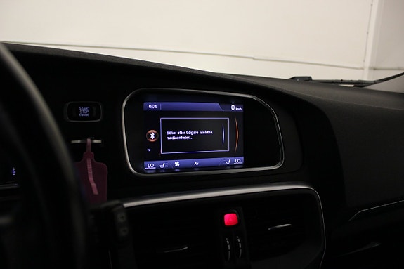 Volvo V40 13 of 16