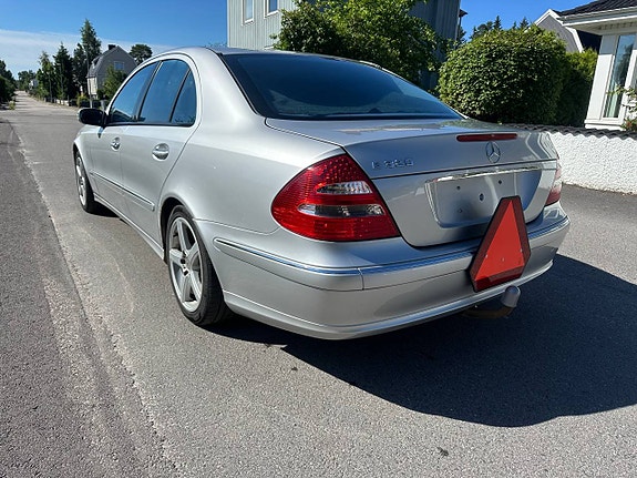 À-traktor Mercedes E 320 Nybesiktad Epa 3 of 11