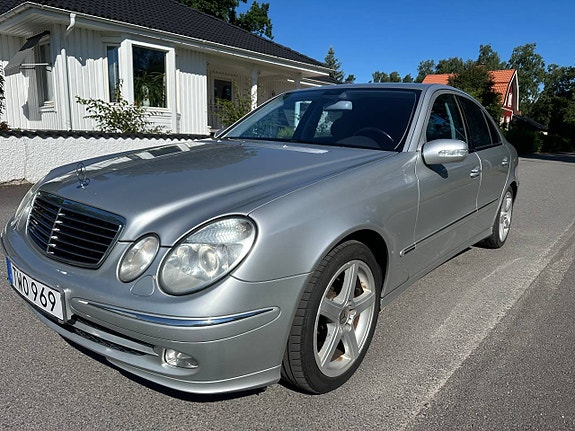 À-traktor Mercedes E 320 Nybesiktad Epa 8 of 11
