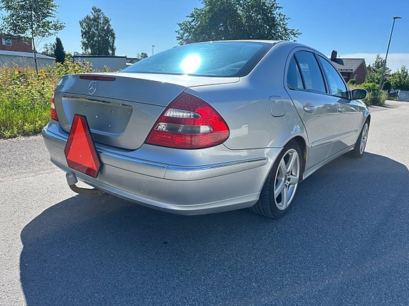 À-traktor Mercedes E 320 Nybesiktad Epa 5 of 11