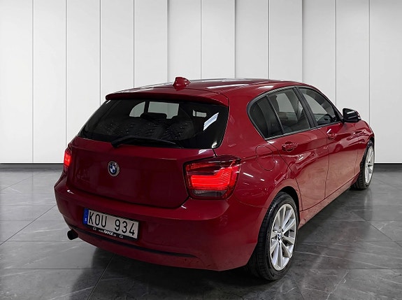 BMW 118d 3 of 5