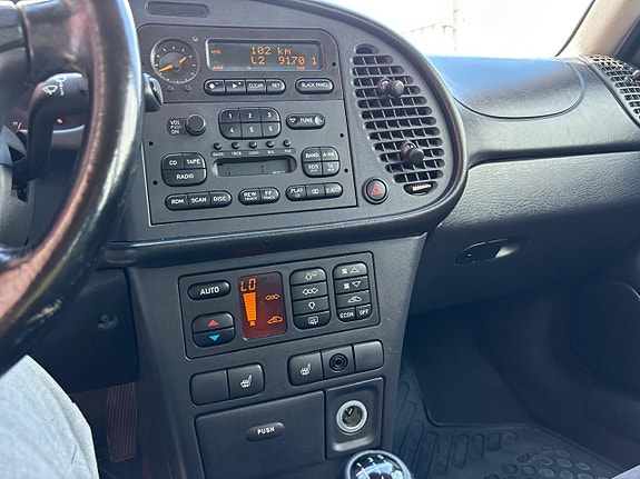 Saab 900 14 of 23