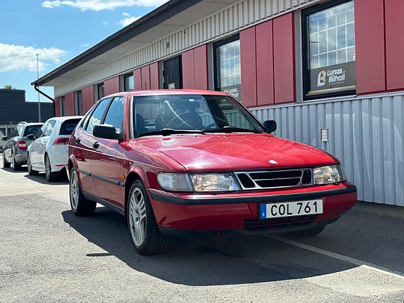 Saab 900 2 of 5