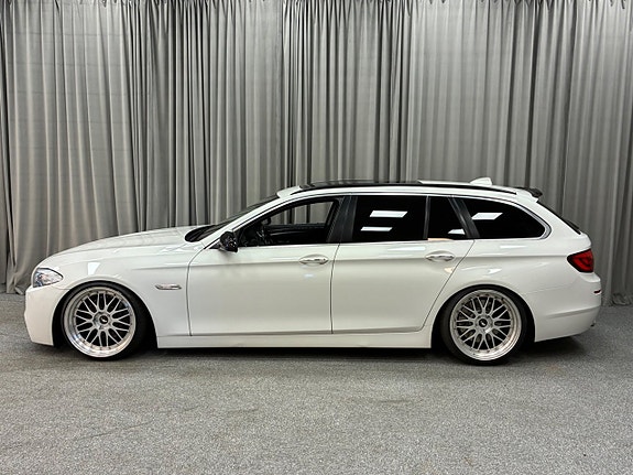 BMW 530d 3 of 5