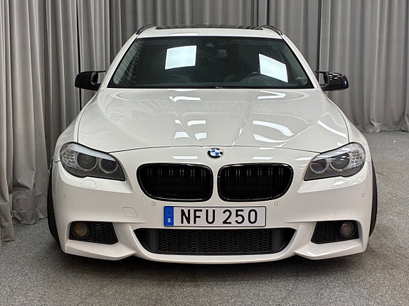 BMW 530d 2 of 5