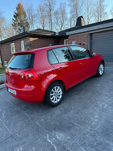 Volkswagen Golf V 3 of 3