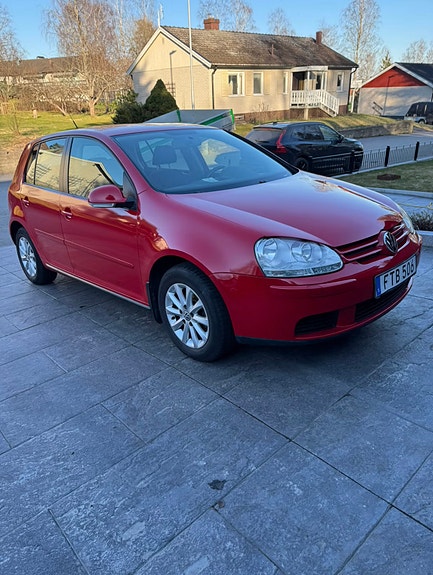 Volkswagen Golf V 2 of 3