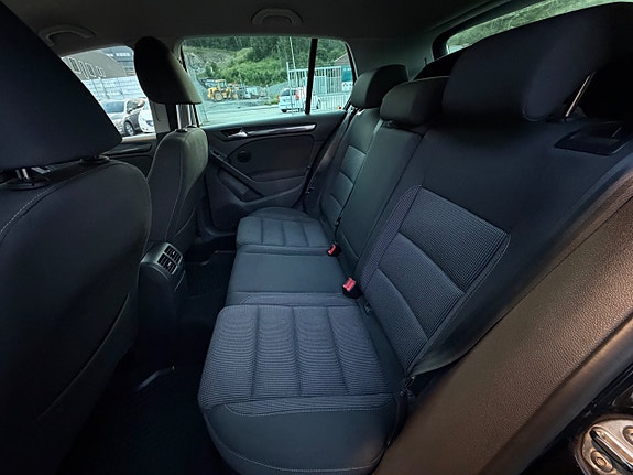 Volkswagen Golf VI 11 of 24