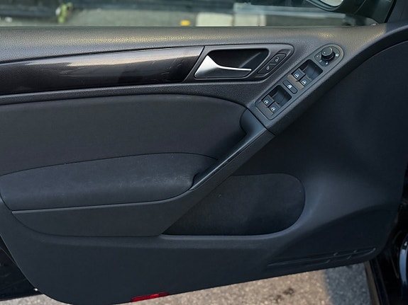 Volkswagen Golf VI 12 of 24