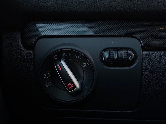 Volkswagen Golf VI 19 of 24