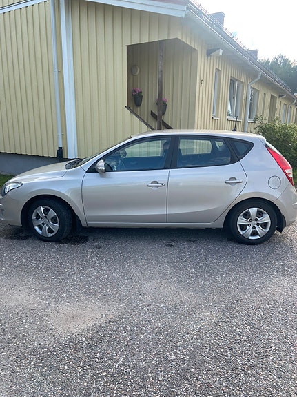 Hyundai i30 4 of 4
