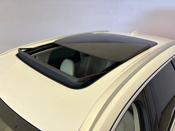 Volvo XC60 17 of 23