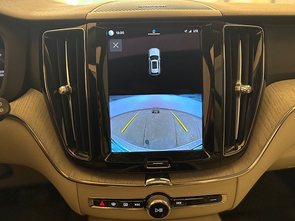 Volvo XC60 13 of 23