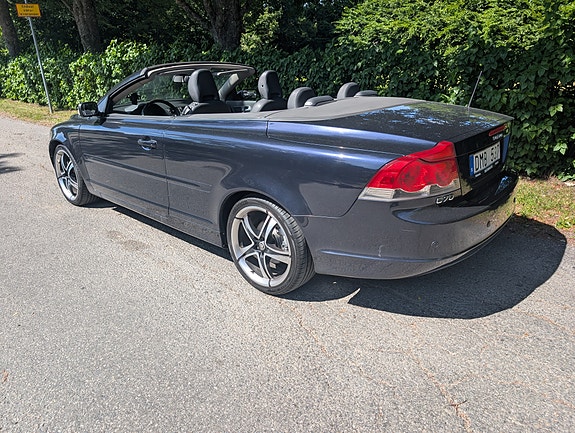 Volvo C70 3 of 5