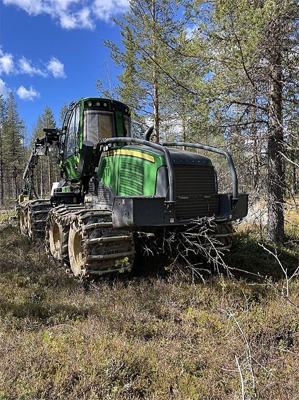 John Deere 1170G 2 of 5