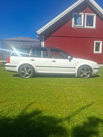 Volkswagen Golf IV 2 of 8