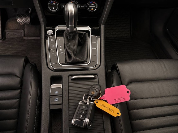 Volkswagen Passat 17 of 18