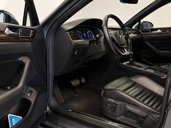 Volkswagen Passat 10 of 18