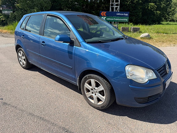 Volkswagen Polo 2 of 9