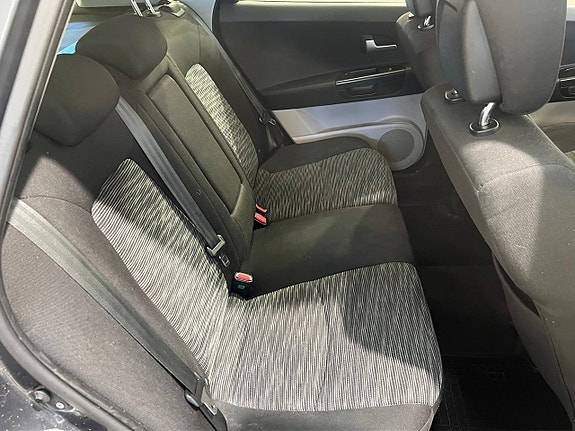 Kia Ceed 8 of 10