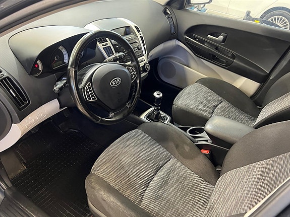 Kia Ceed 6 of 10