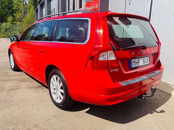 Volvo V70 2 of 5