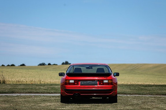 Porsche 944 7 of 16