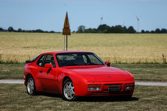 Porsche 944 2 of 5