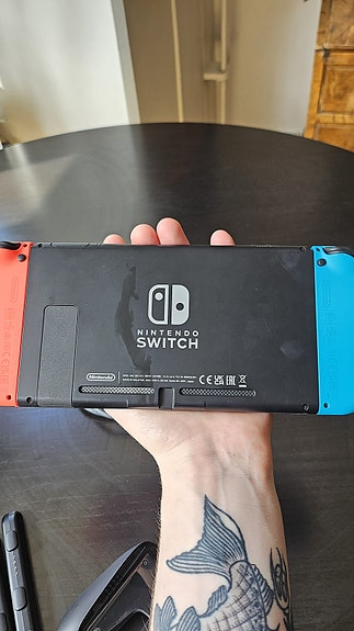 Nintendo Switch model 2022 image 3