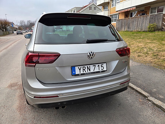 Volkswagen Tiguan 3 of 5