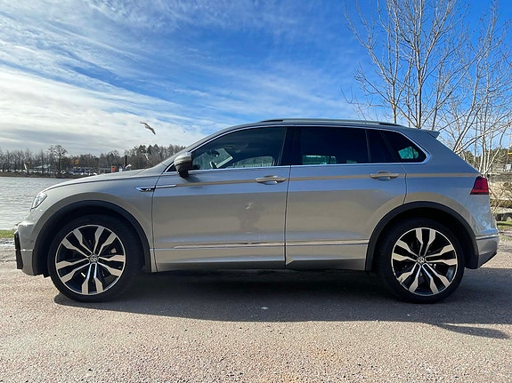 Volkswagen Tiguan 2 of 5