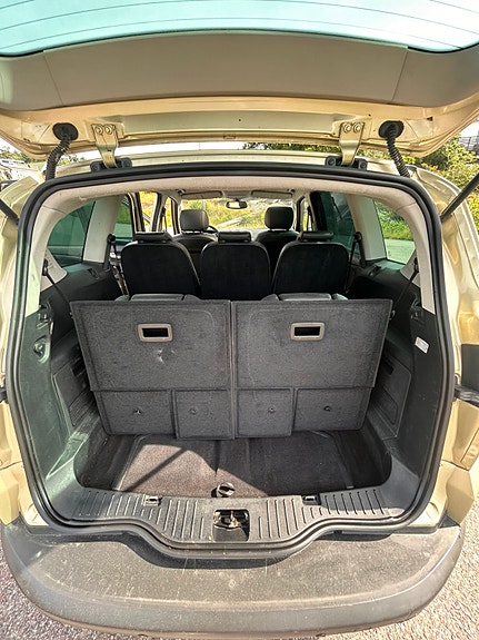 Ford S-MAX 5 of 5