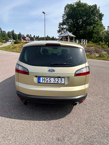 Ford S-MAX 3 of 5