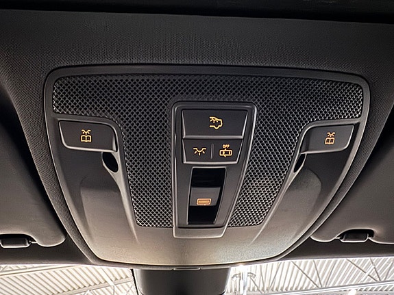 Mercedes-Benz B180 15 of 18