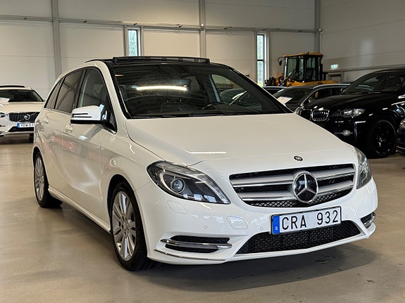 Mercedes-Benz B180 3 of 5