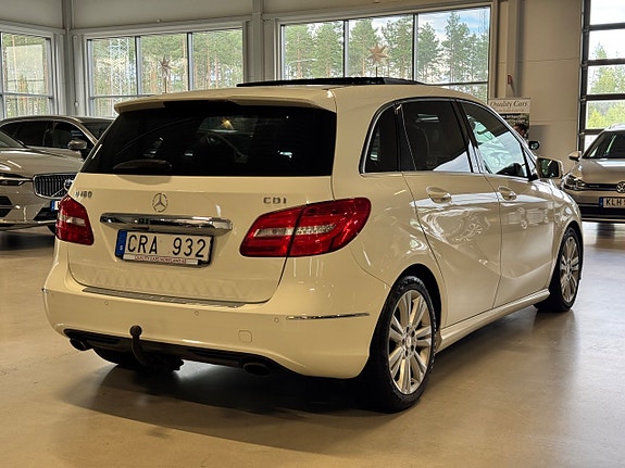Mercedes-Benz B180 6 of 18