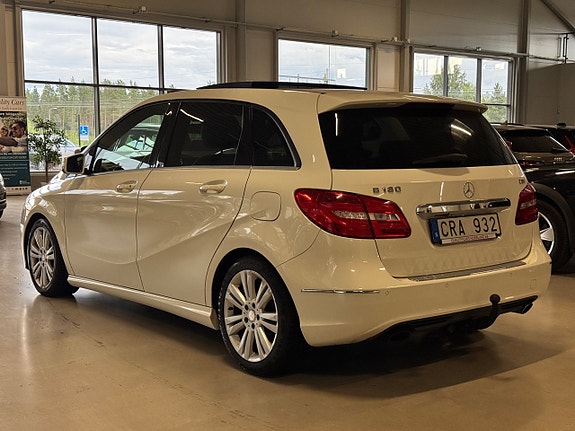Mercedes-Benz B180 5 of 5