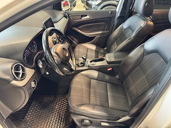 Mercedes-Benz B180 8 of 18