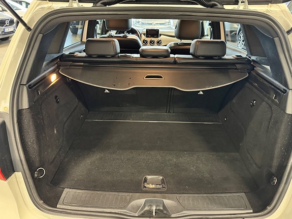 Mercedes-Benz B180 18 of 18