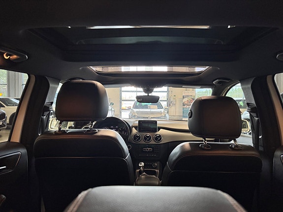 Mercedes-Benz B180 17 of 18