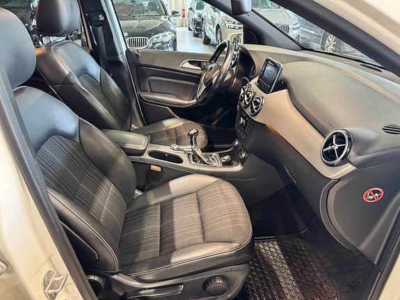 Mercedes-Benz B180 10 of 18