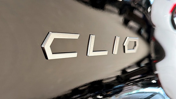 Renault Clio 23 of 23