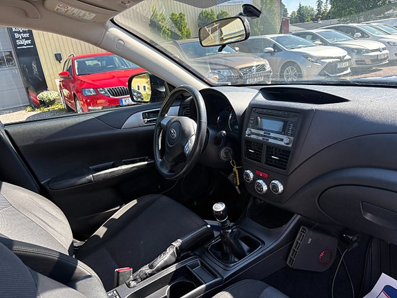 Subaru Impreza 6 of 7