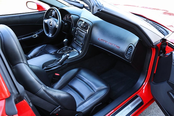 Chevrolet Corvette 15 of 19