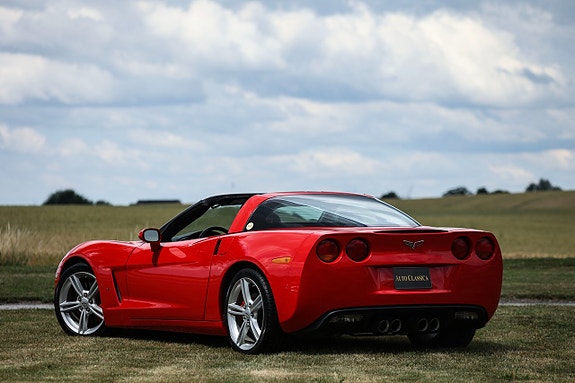 Chevrolet Corvette 8 of 19
