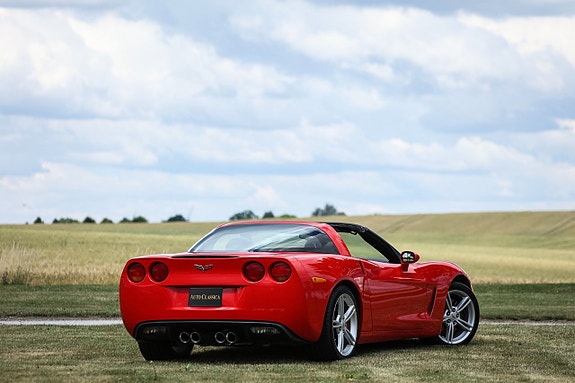Chevrolet Corvette 6 of 19
