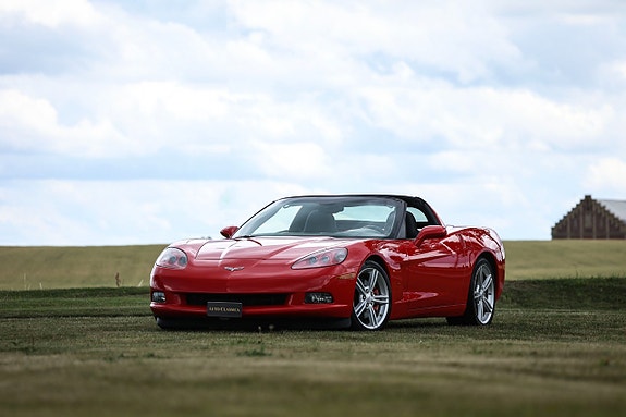Chevrolet Corvette 4 of 5
