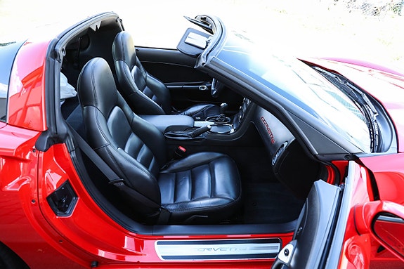 Chevrolet Corvette 14 of 19