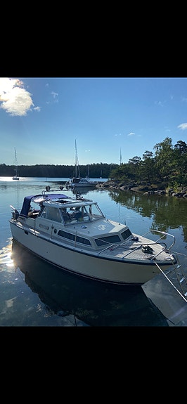 Unik Nimbus 26 med teakdäck – välvårdad och komplett skärgårdsbåt 6 of 12