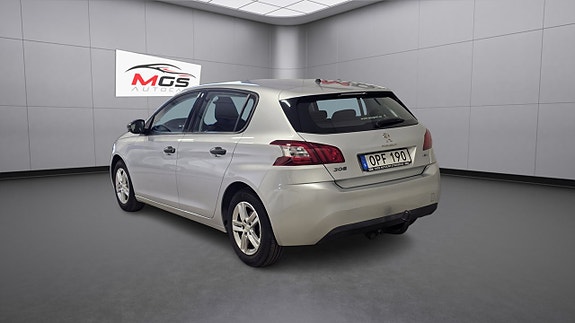 Peugeot 308 4 of 5
